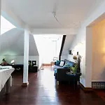 Апартаменти Location Spacious Charming 2 Great Views Лісабон