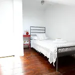 Апартаменти Location Spacious Charming 2 Great Views Лісабон