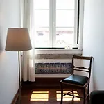 Location Spacious Charming 2 Great Views Лісабон