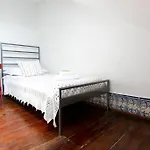 Апартаменти Location Spacious Charming 2 Great Views Лісабон