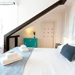 Location Spacious Charming 2 Great Views Апартаменти