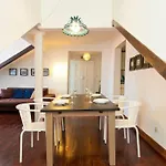 Location Spacious Charming 2 Great Views Апартаменти *
