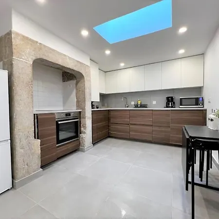 Location Spacious Charming 2 Great Views