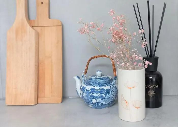 Location Spacious Charming 2 Great Views Apartment